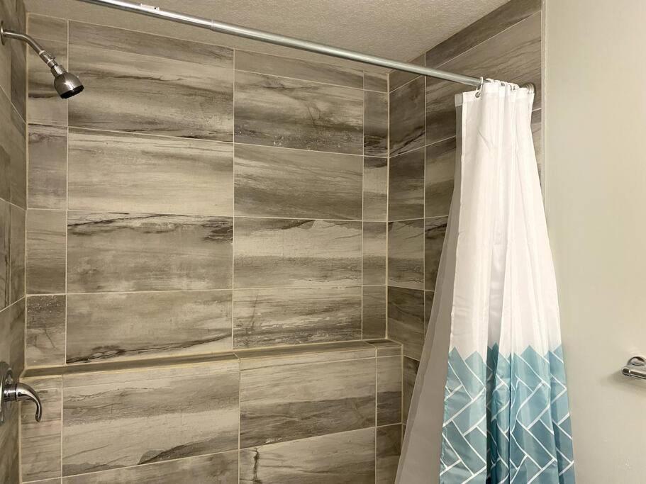 Beautiful&Spacious 1 room in a very quiet area Airdrie Exterior foto
